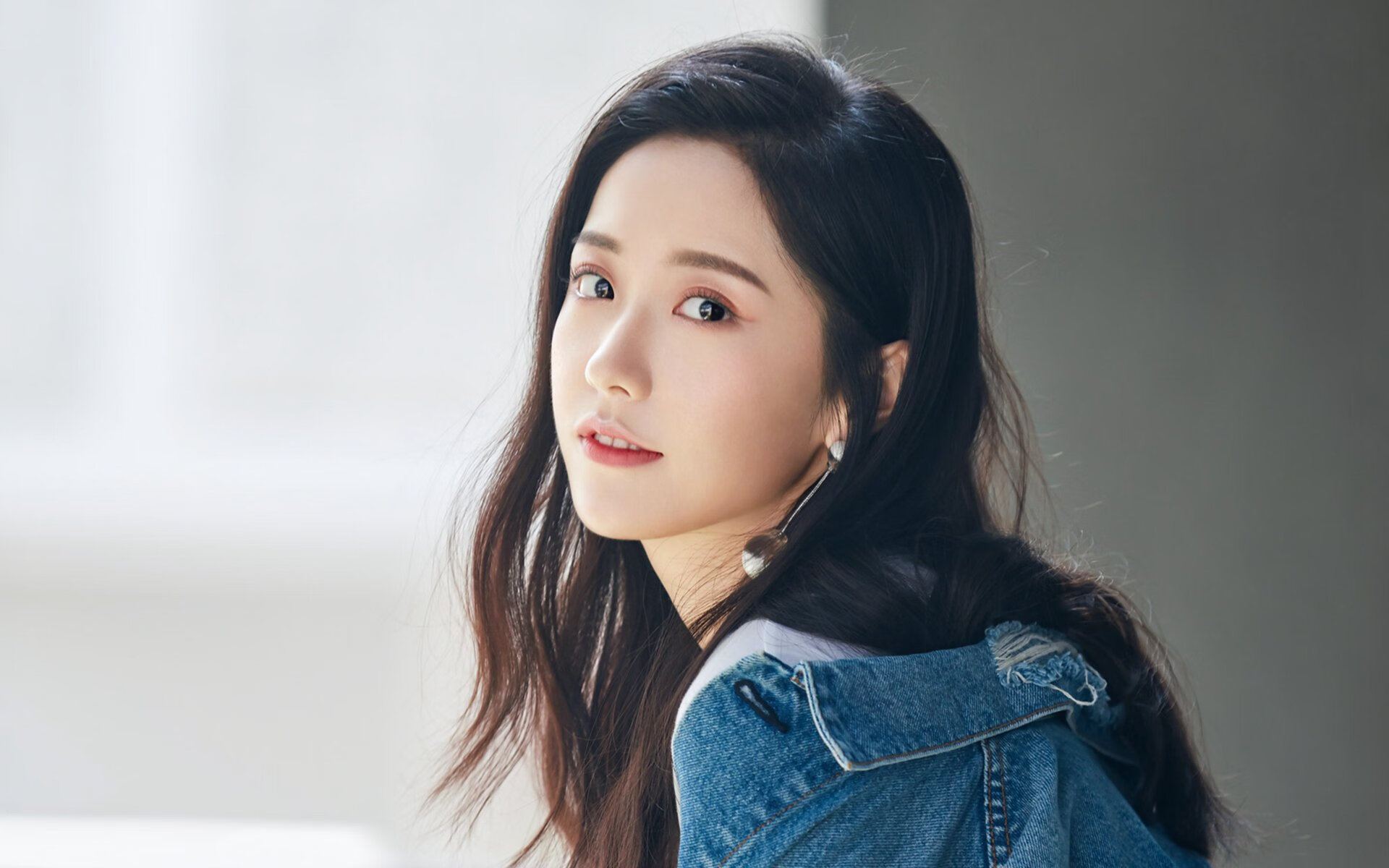 开云体育APP下载-《TL战队逆转取胜，拿下2025全球英雄联盟锦标赛冠军》，2021英雄联盟全球总决赛t1战队