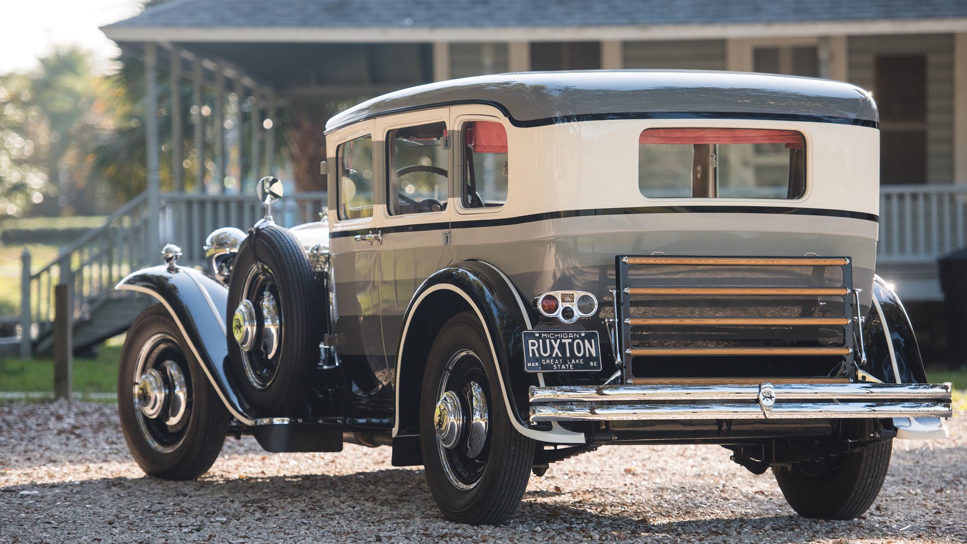 开云官网-托桑·埃夫布奥姆万在NBA夏季联赛中表现出色，埃托奥和布冯相视一笑