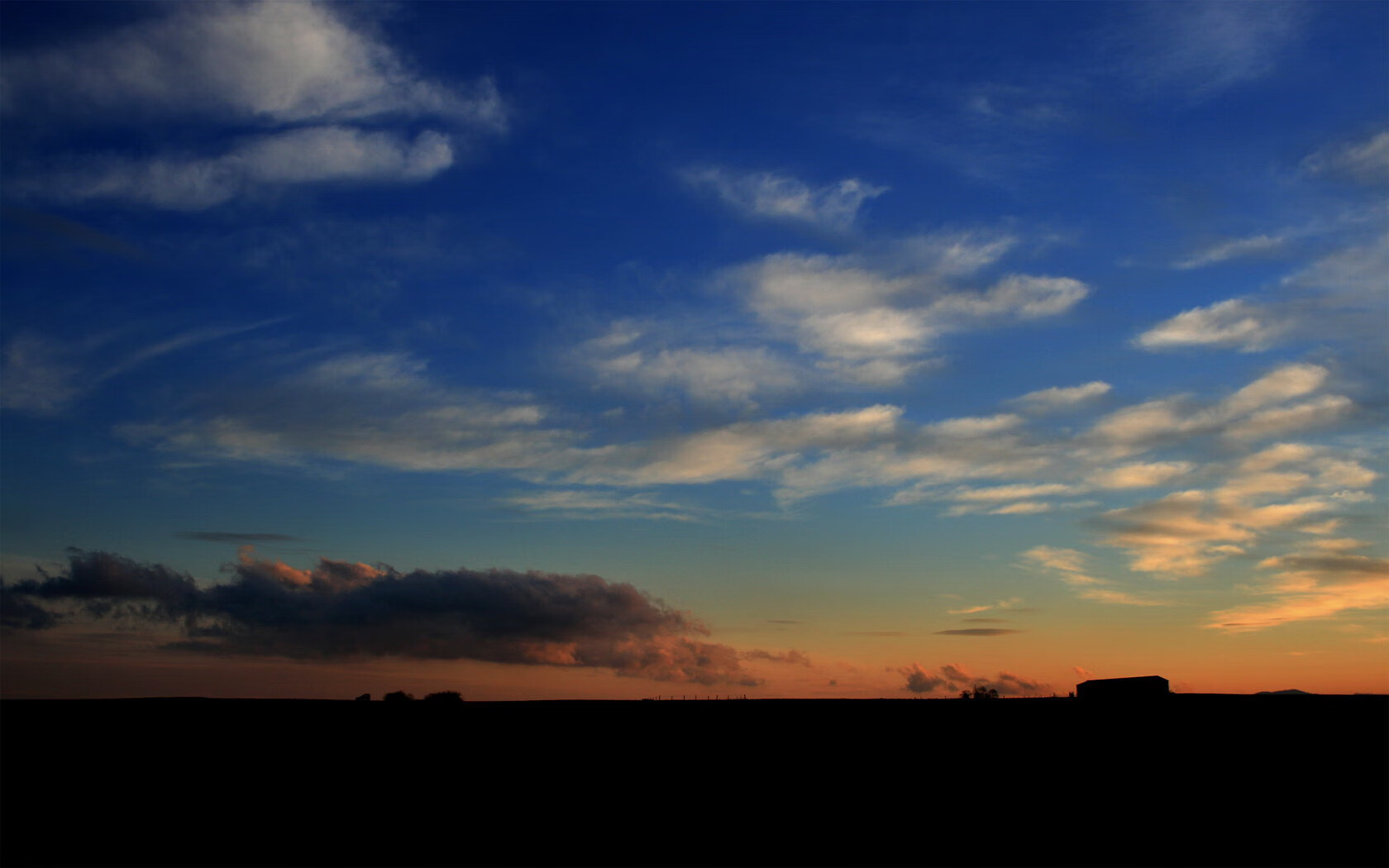 狼堡主场大获全胜,实现四连胜,追赶积分榜领先者,狼堡是哪支球队