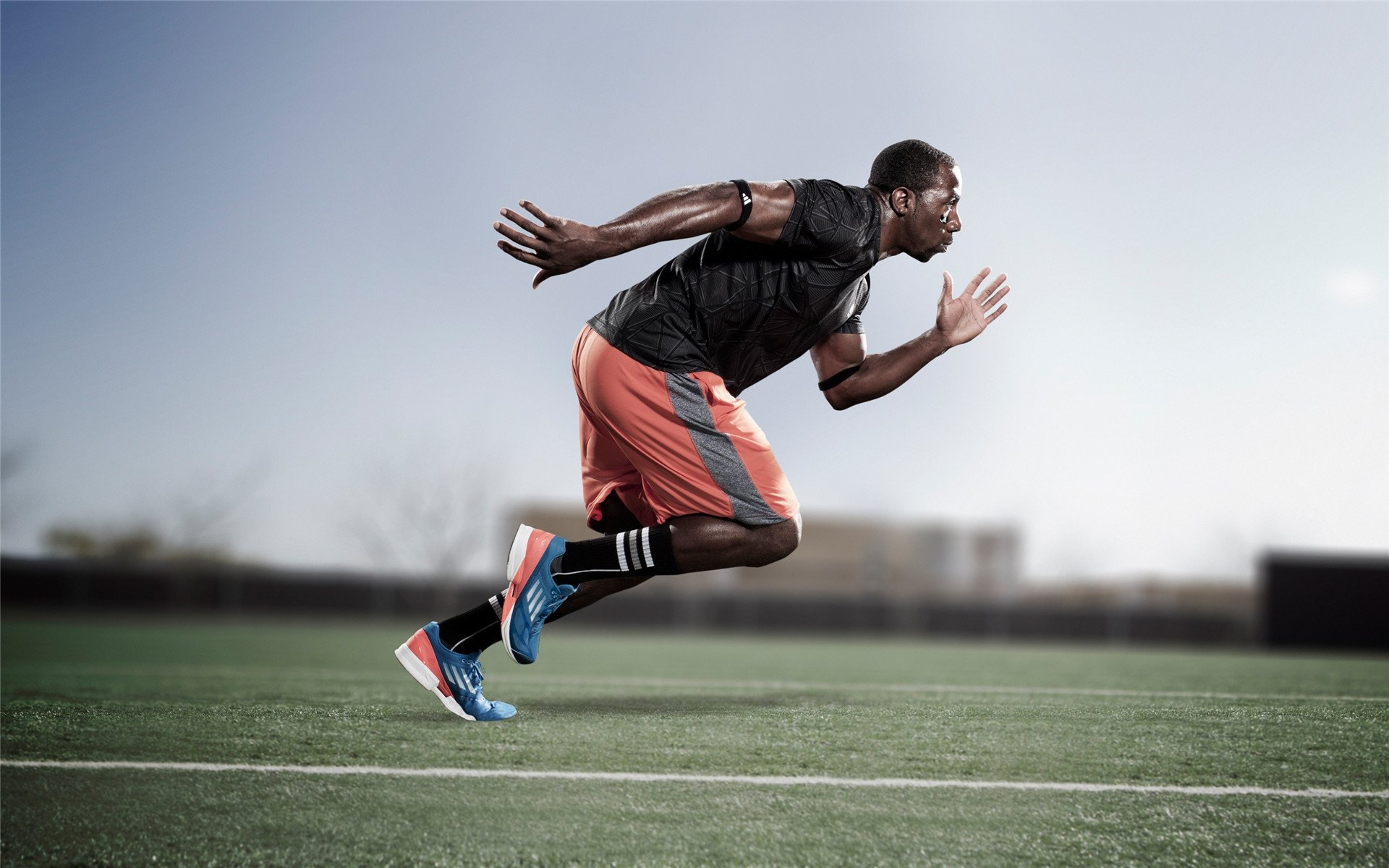 球场环境改善：未来足球场的绿色设计，足球场地设施建设规划